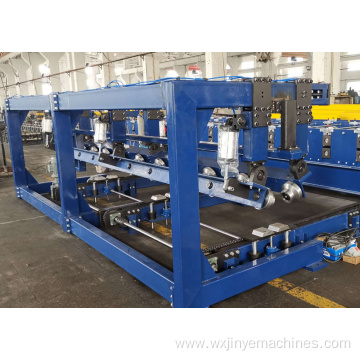 Guardrail roll forming machine